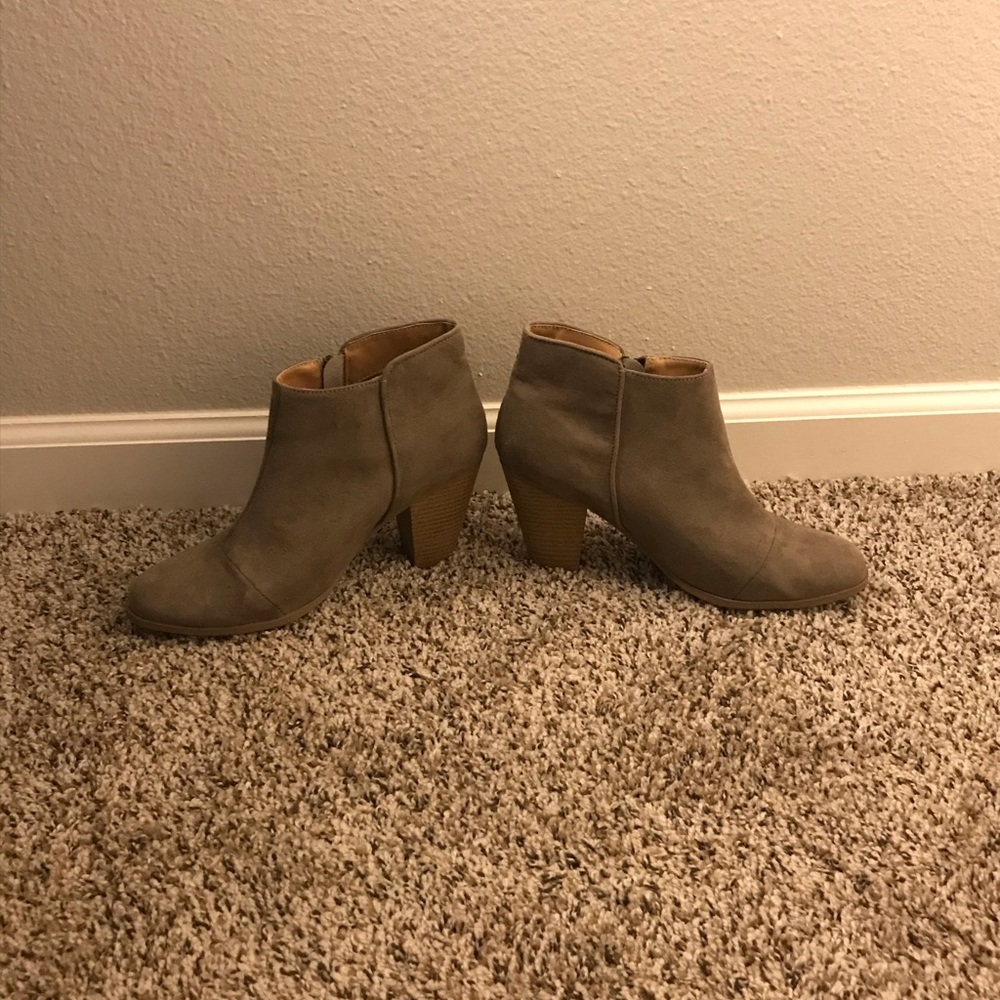 Booties - Picture 3 of 6